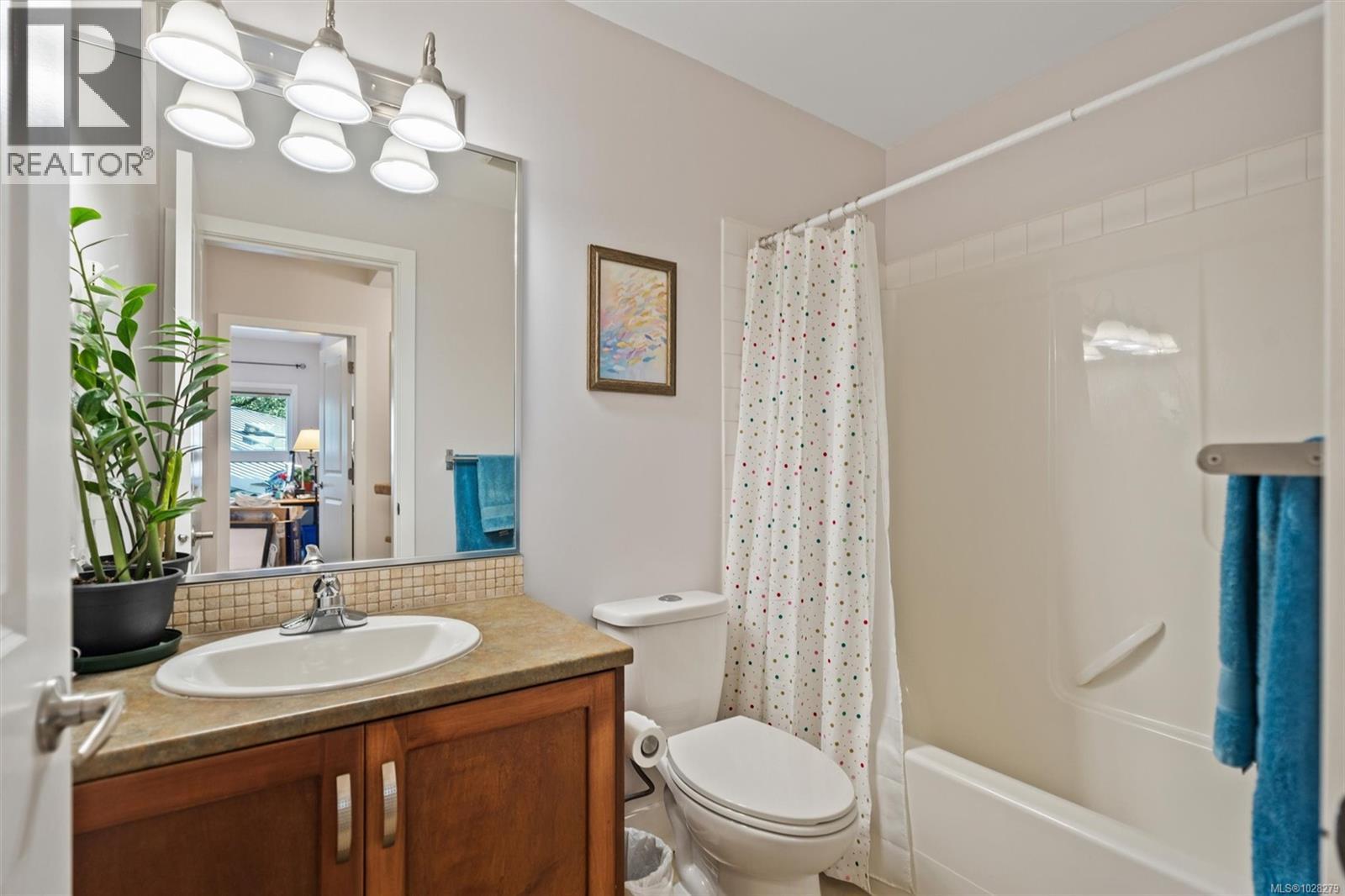 #211 866 BROCK AVE - 20