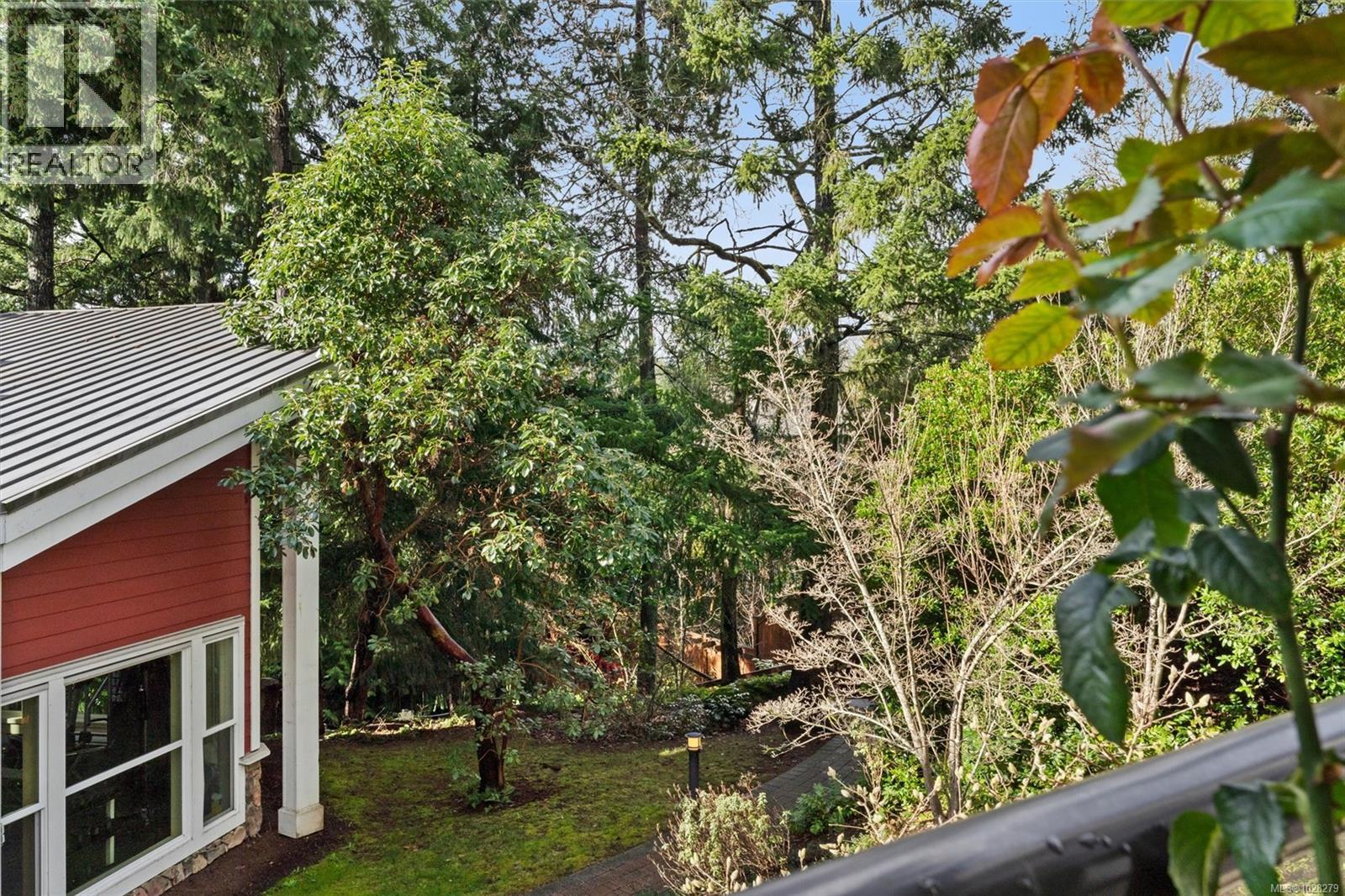 #211 866 BROCK AVE - 23