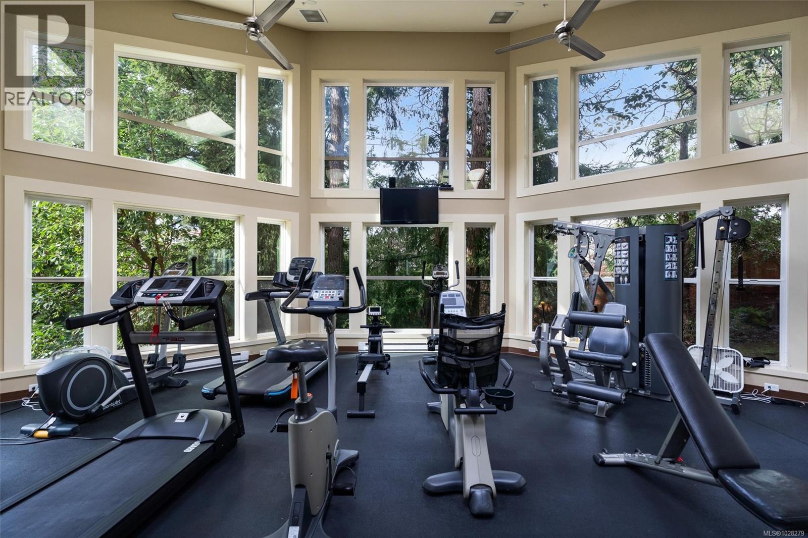 #211 866 BROCK AVE - 25