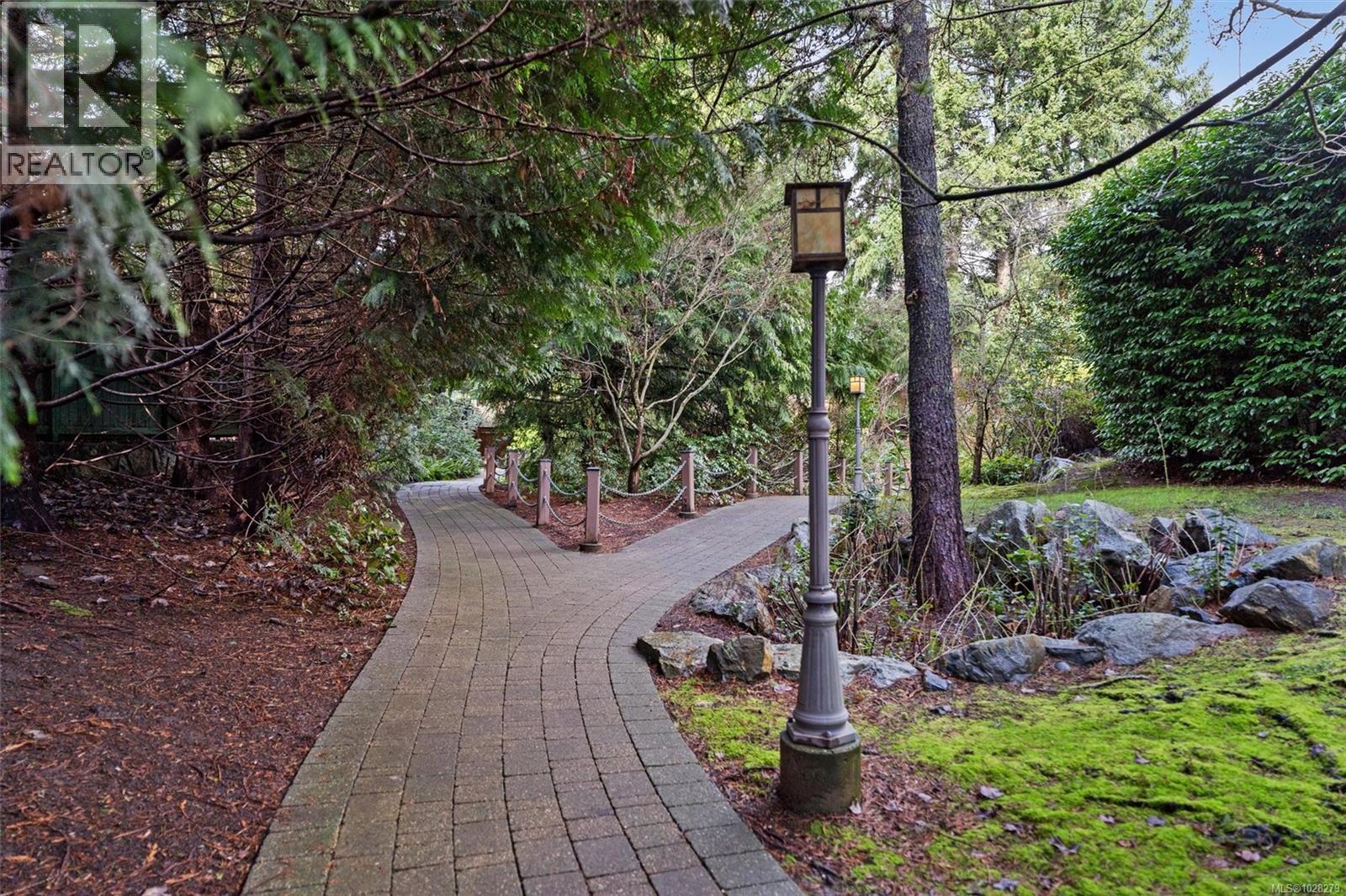 #211 866 BROCK AVE - 28