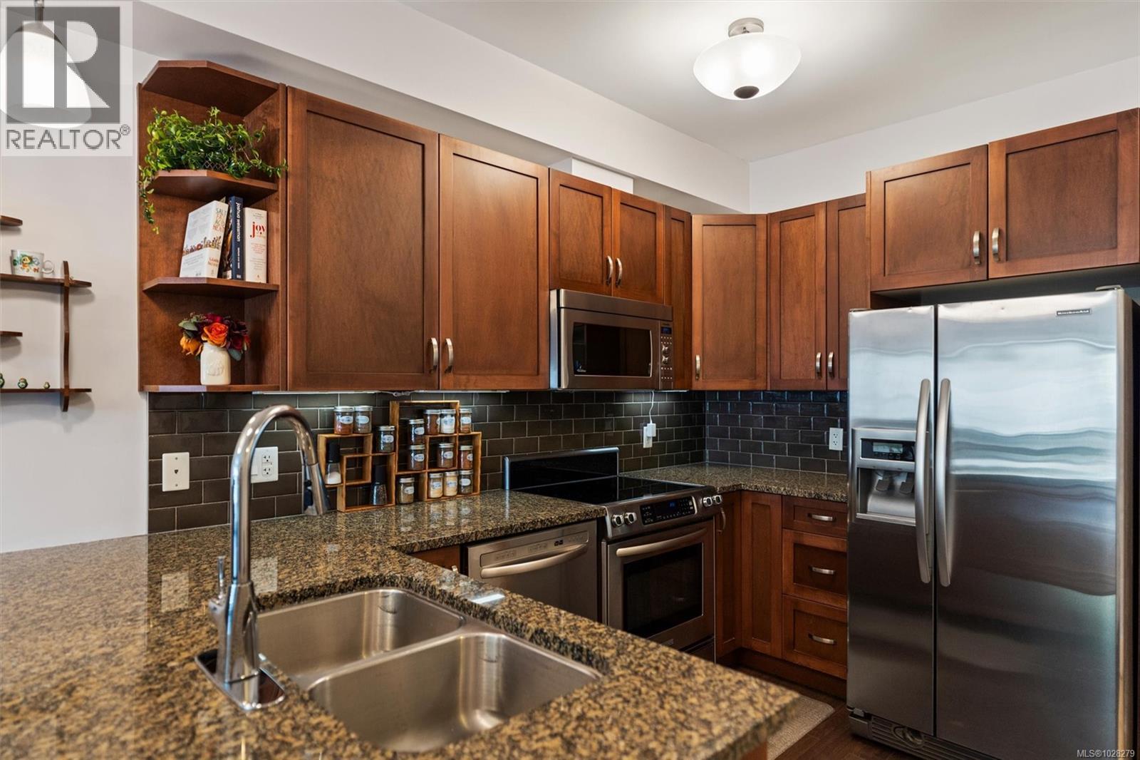 #211 866 BROCK AVE - 6