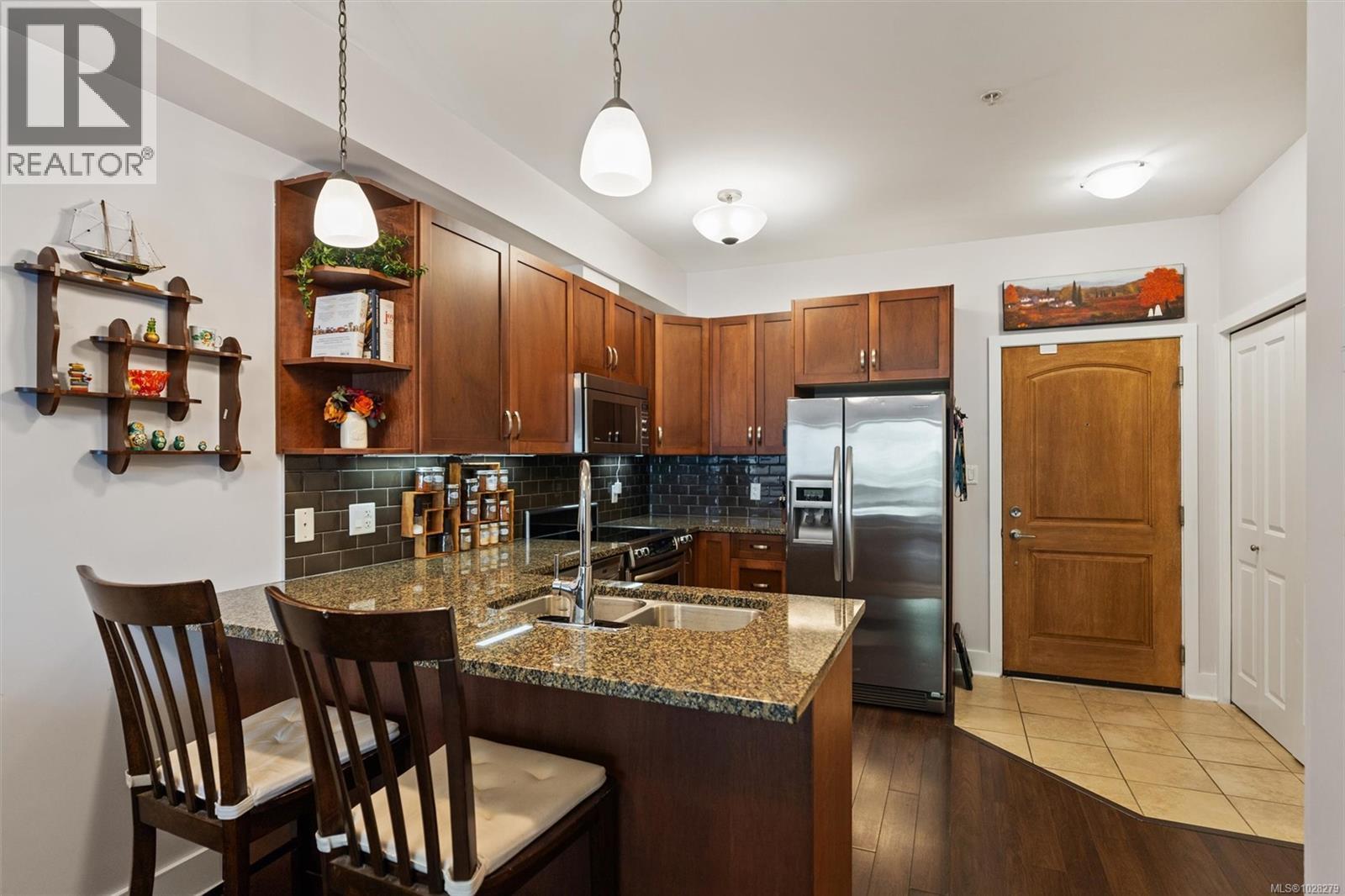 #211 866 BROCK AVE - 7