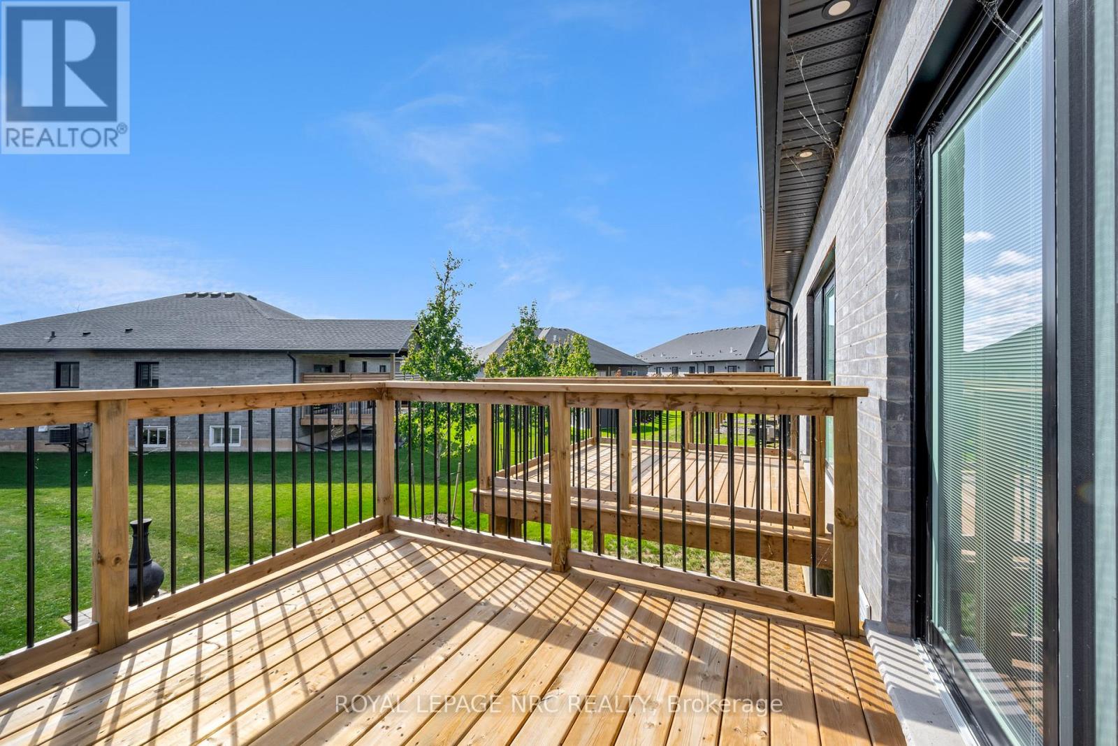 732 CLARENCE STREET - 23