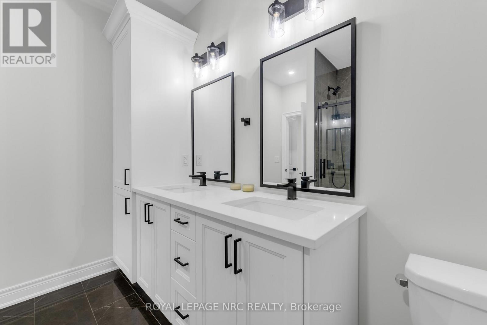 732 CLARENCE STREET - 18