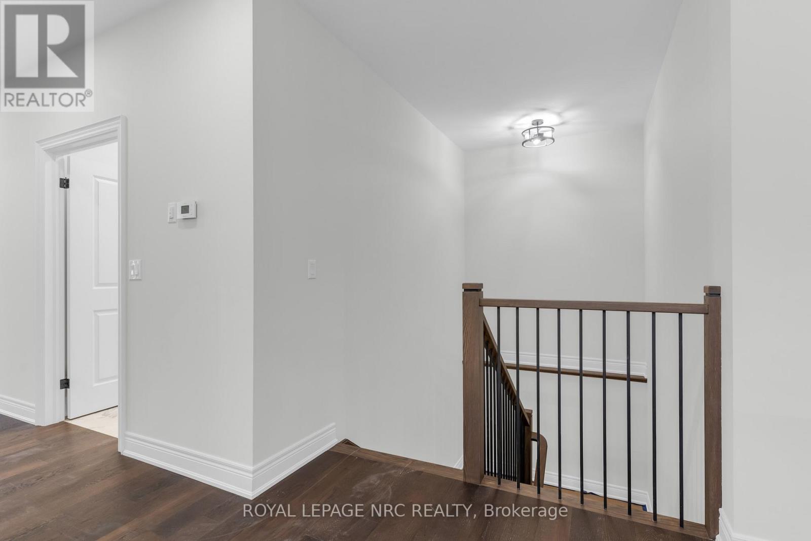 732 CLARENCE STREET - 21