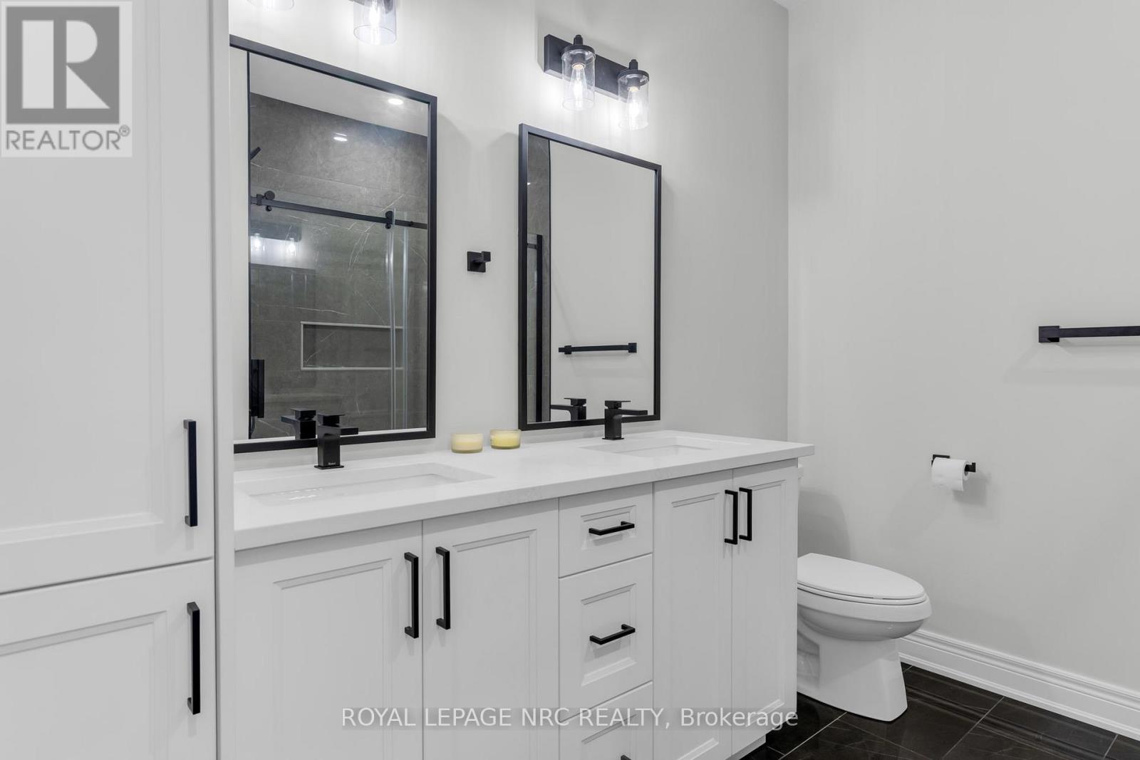 732 CLARENCE STREET - 17