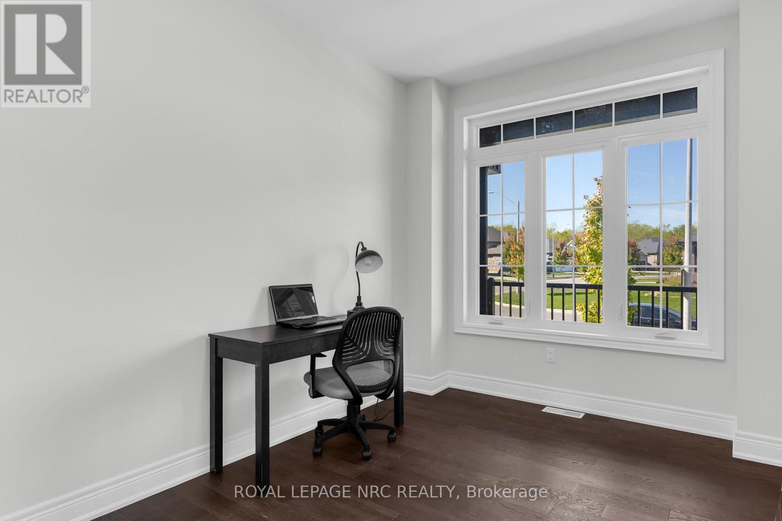 732 CLARENCE STREET - 5