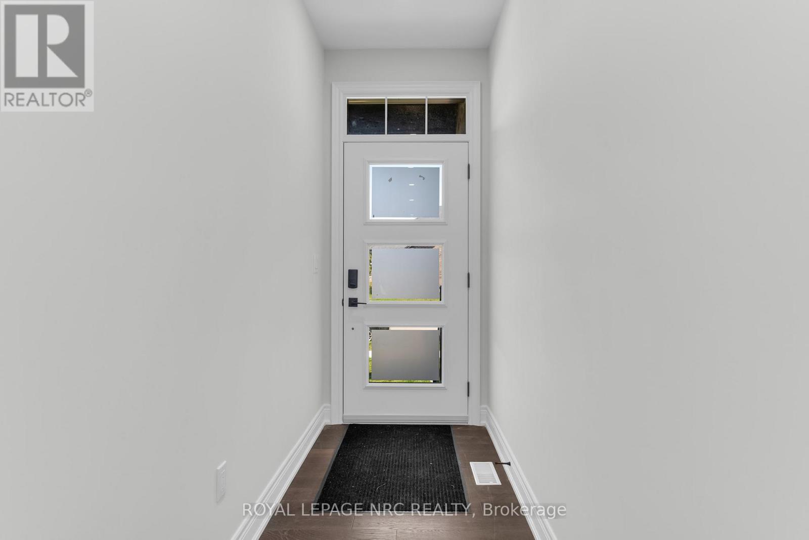 732 CLARENCE STREET - 4