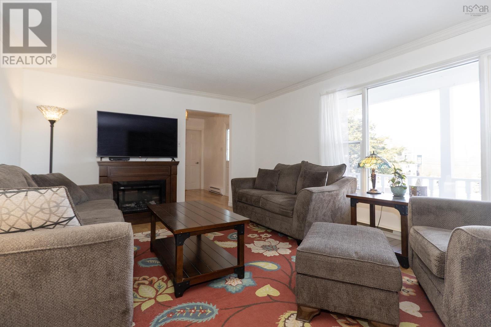 Property 20 of 46 of 193a Victoria Street E