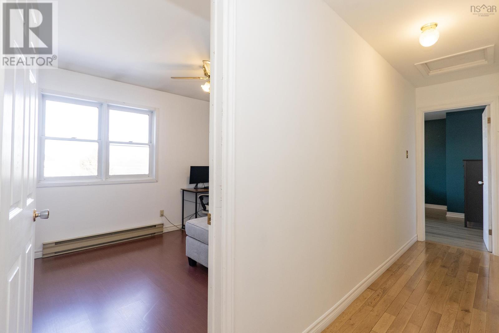 Property 30 of 46 of 193a Victoria Street E