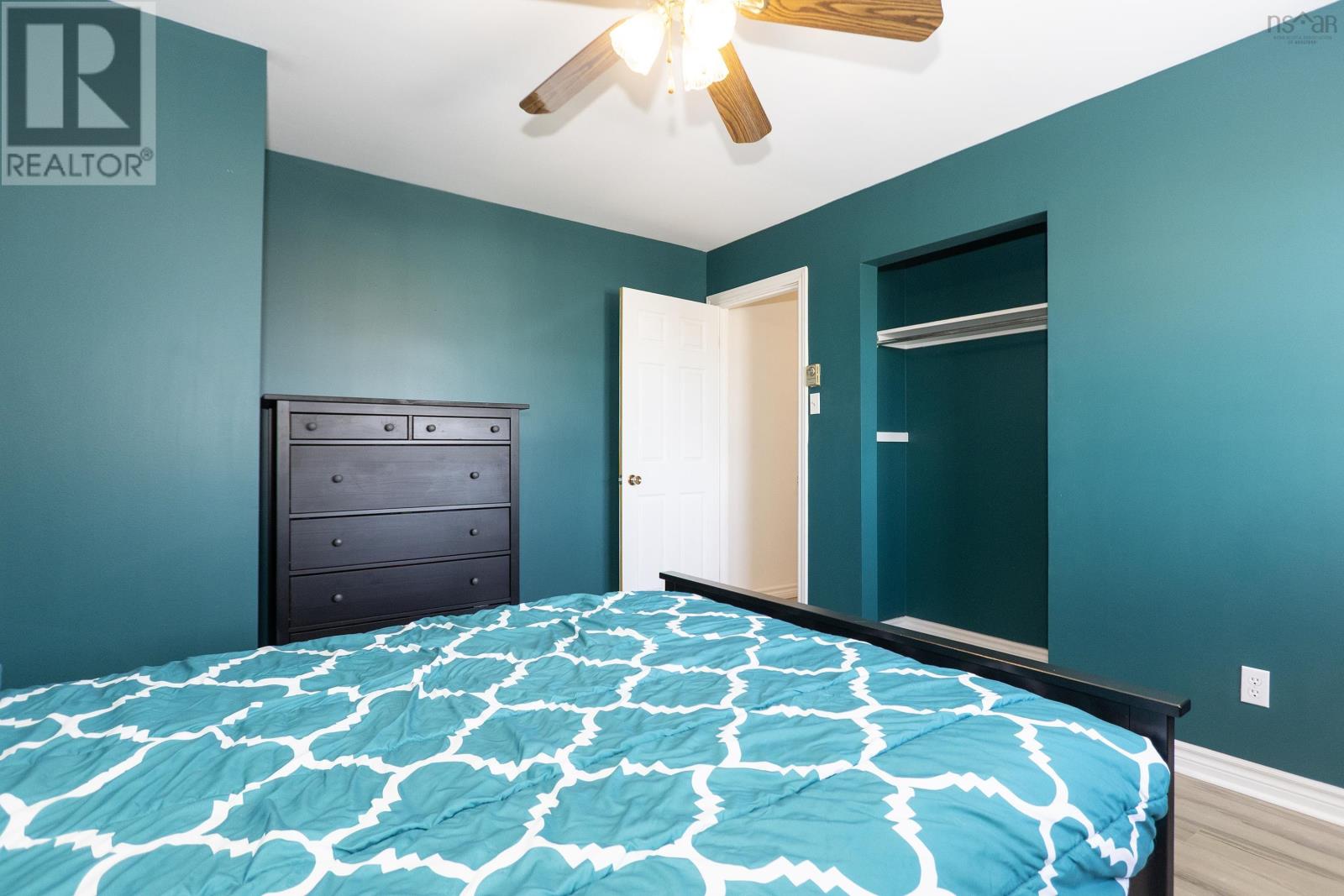 Property 34 of 46 of 193a Victoria Street E