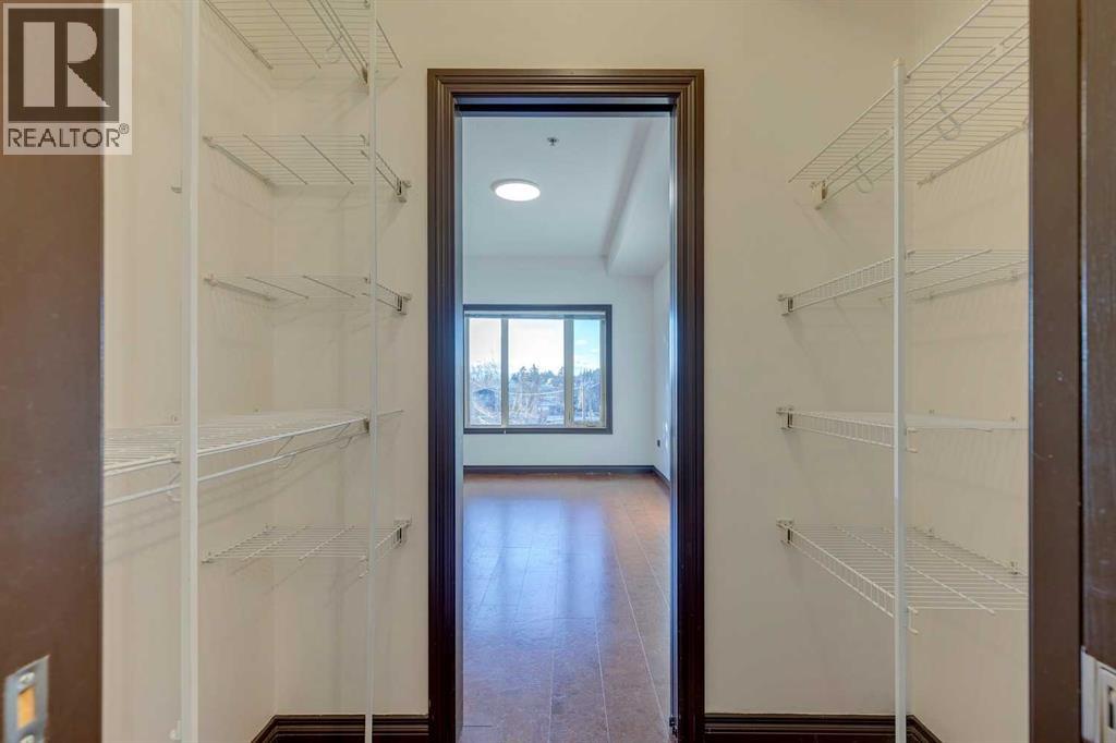 Single Family House for Sale in    Street SW Glenbrook Calgary 