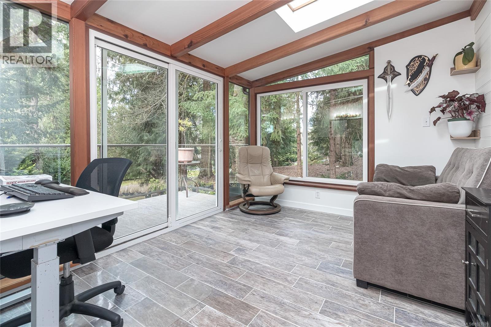  10912 Boas Road, North Saanich