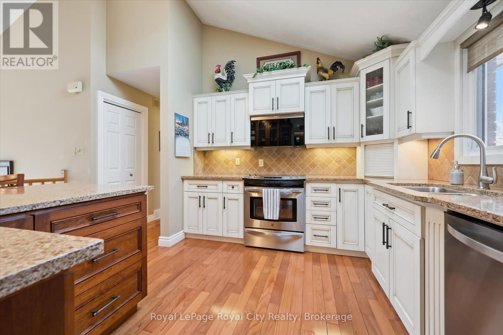 278 COLBORNE STREET - 10