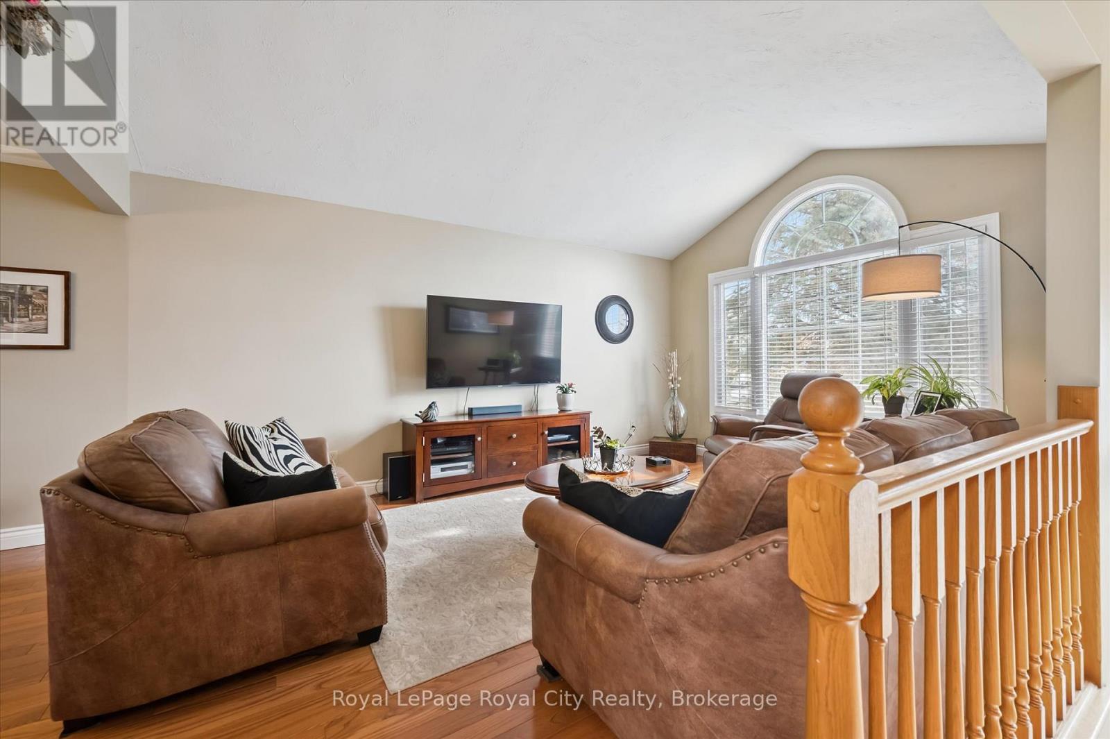 278 COLBORNE STREET - 4