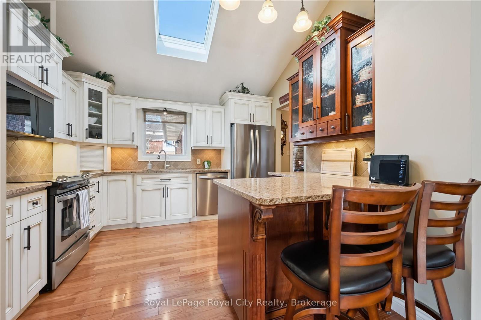 278 COLBORNE STREET - 8