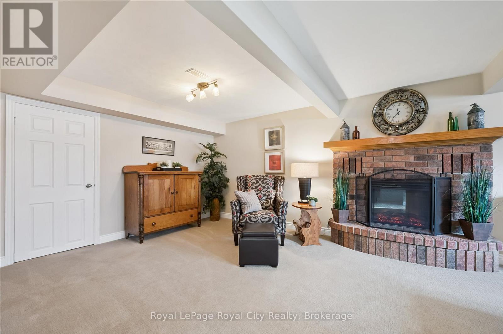 278 COLBORNE STREET - 26