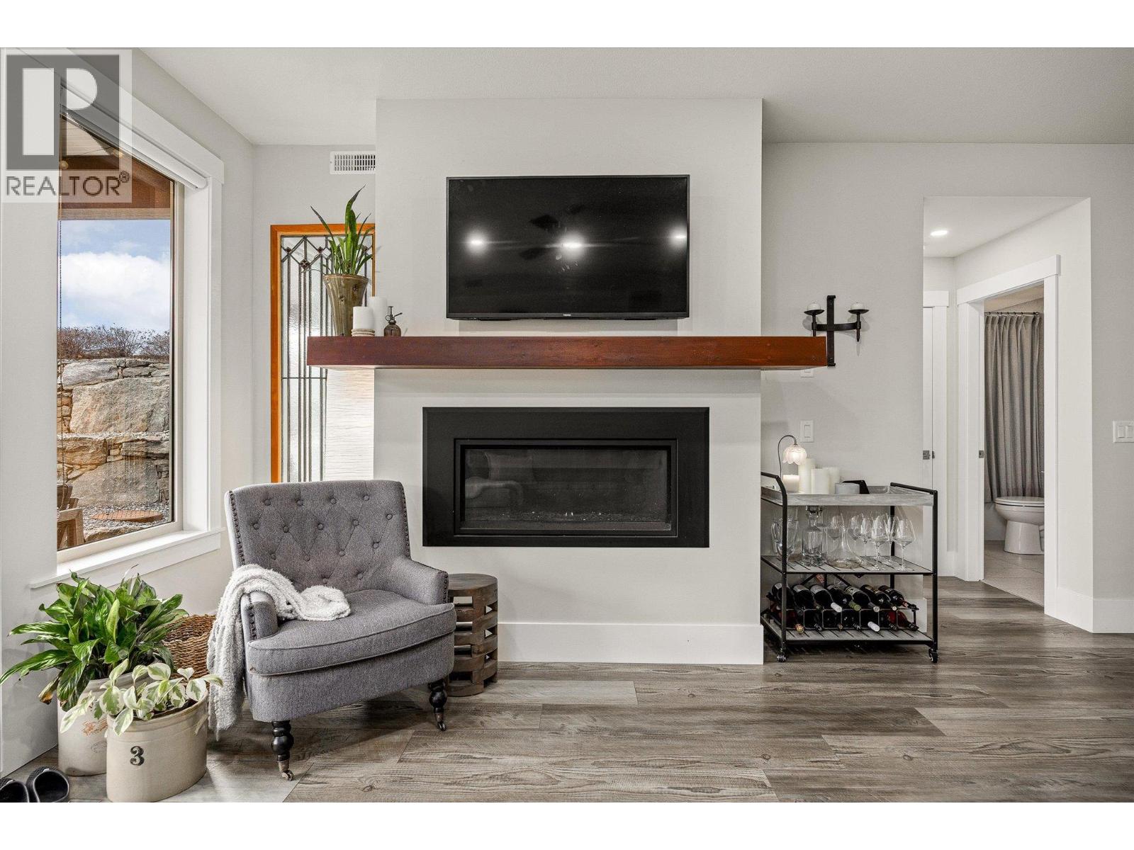 4000 REDSTONE Crescent Unit# 210, Peachland