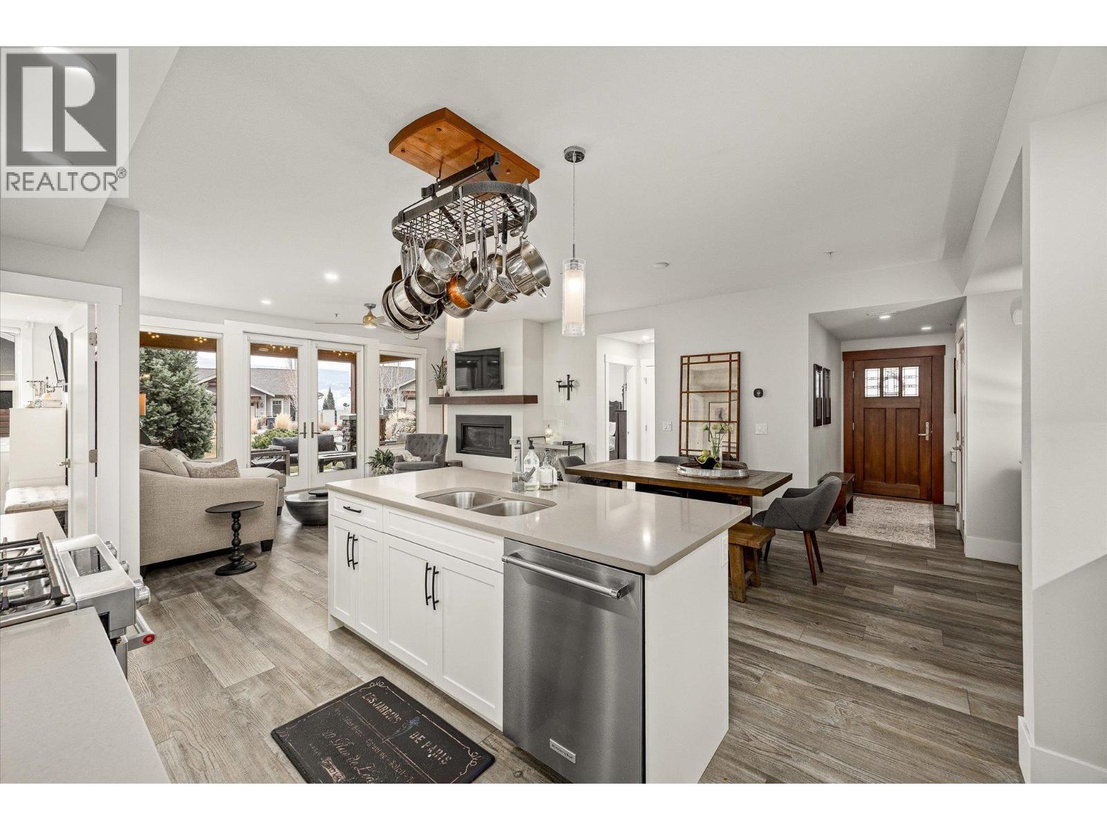 4000 REDSTONE Crescent Unit# 210, Peachland