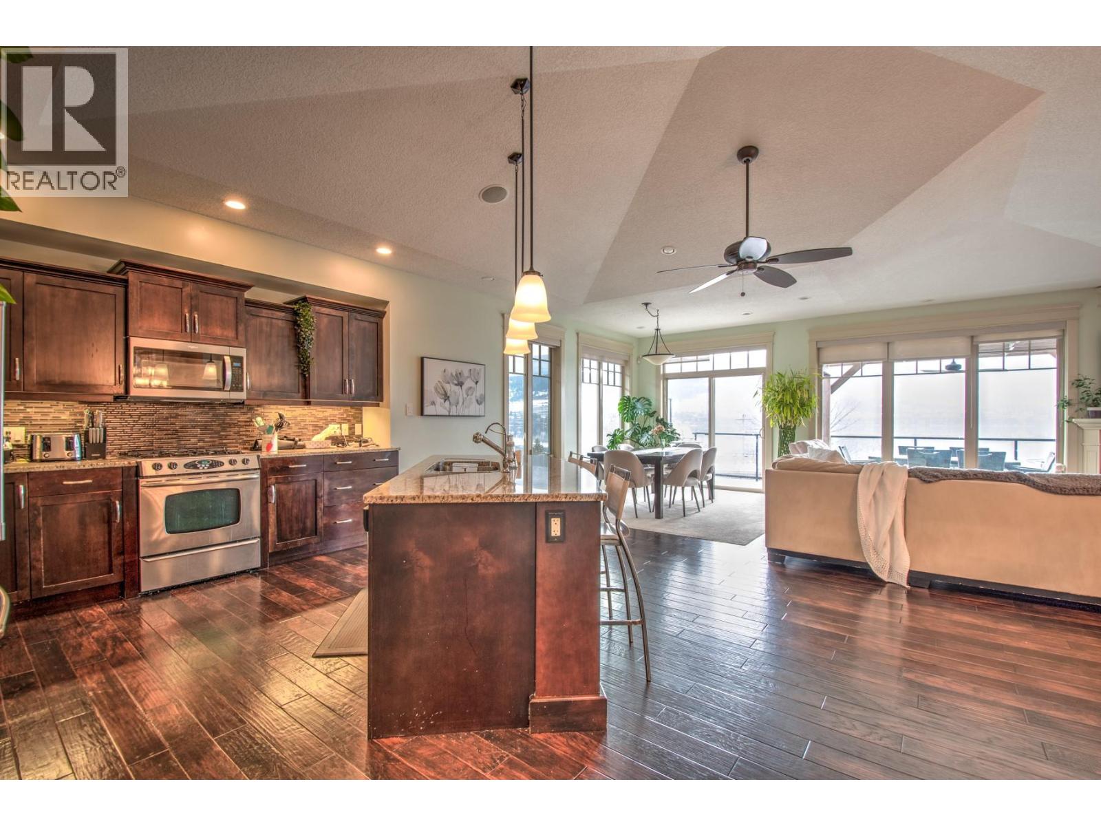 8764 Hofer Drive, Coldstream