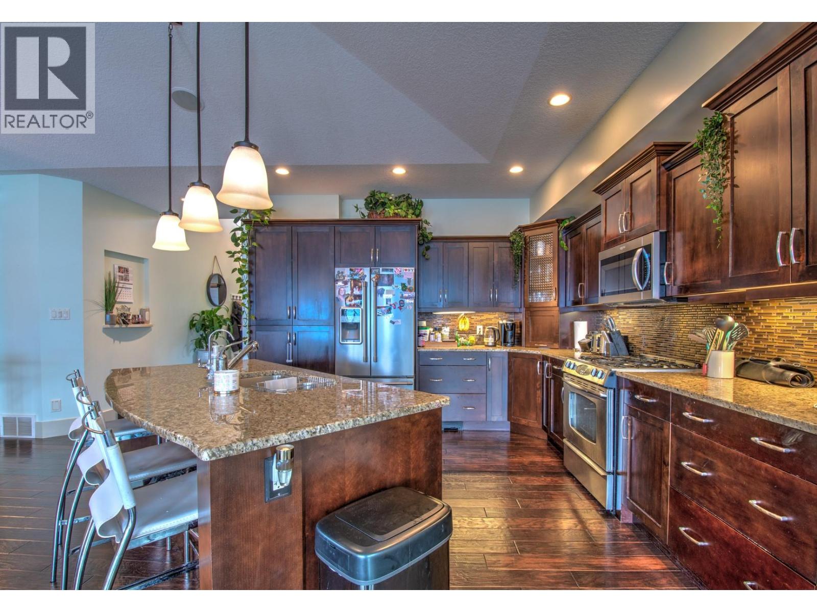 8764 Hofer Drive, Coldstream