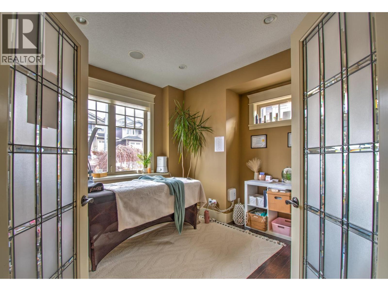 8764 Hofer Drive, Coldstream