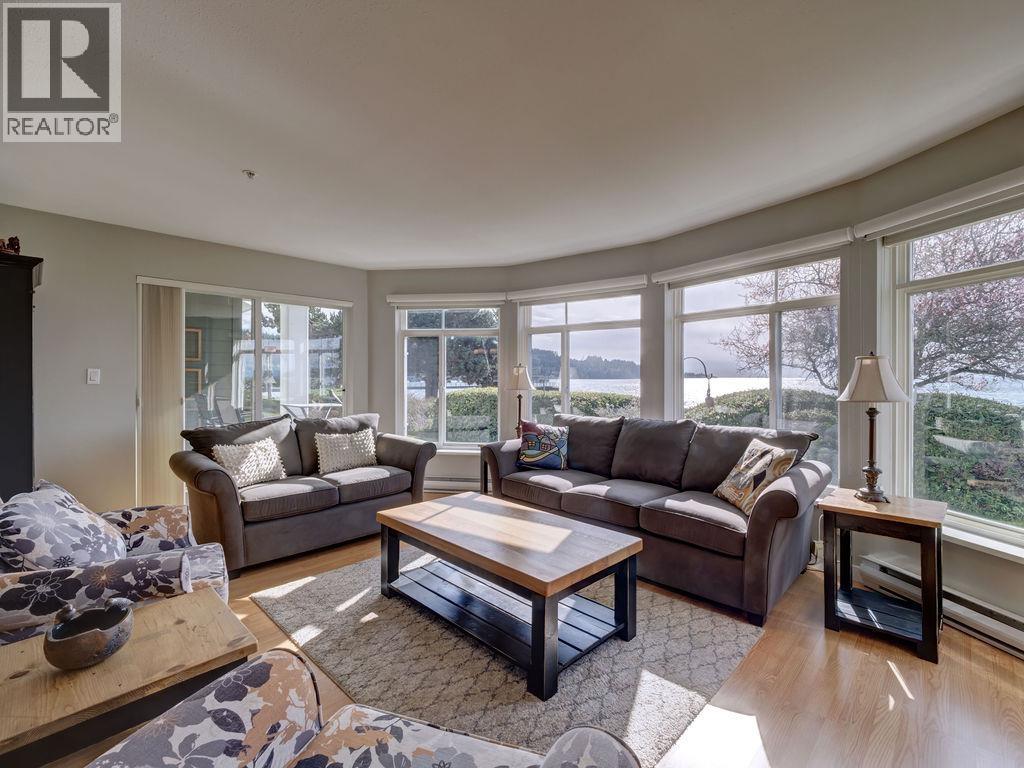 103 5470 INLET AVENUE, Sechelt