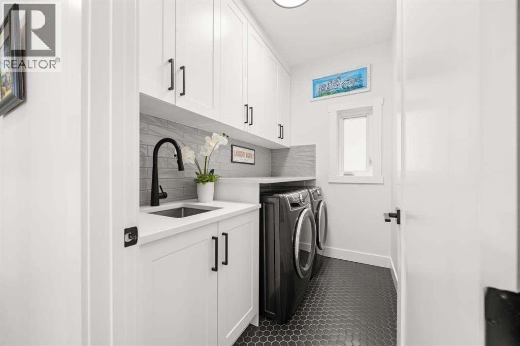 Single Family House for Sale in   Street SW Killarney/Glengarry Calgary 