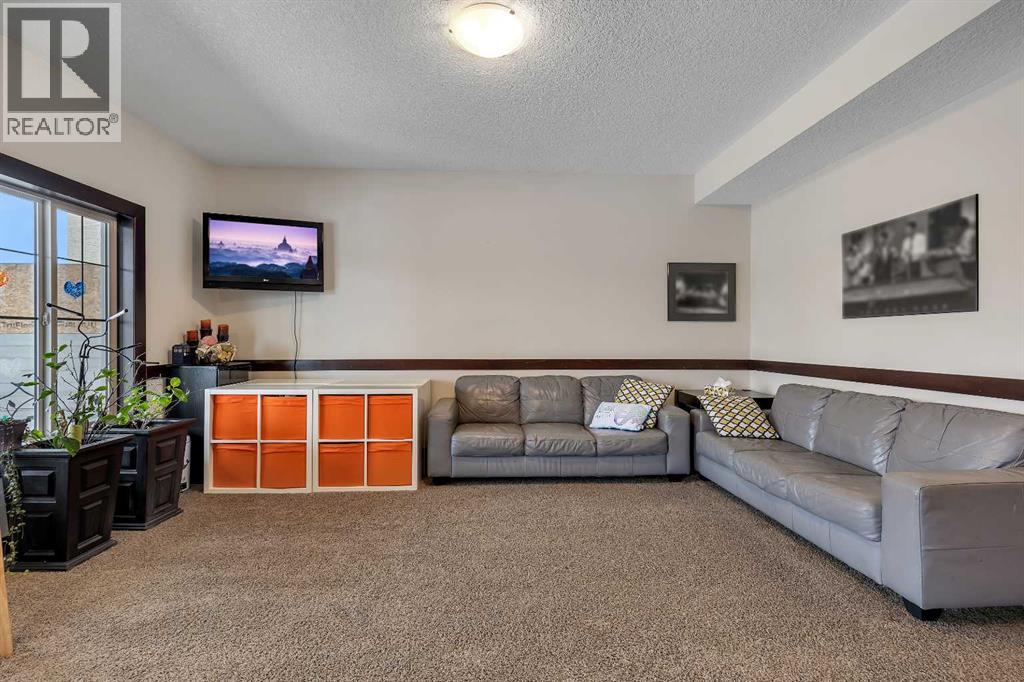 Single Family House for Sale in  CHAPARRAL VALLEY Square SE Chaparral Calgary 