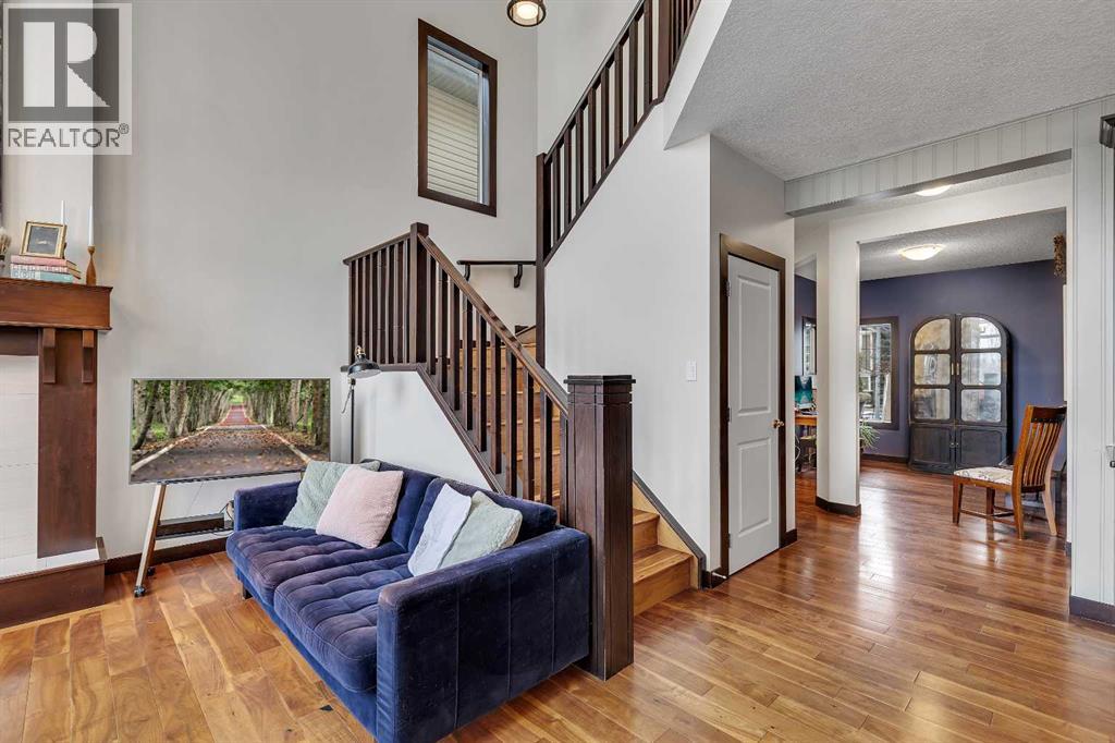 Single Family House for Sale in  CHAPARRAL VALLEY Square SE Chaparral Calgary 