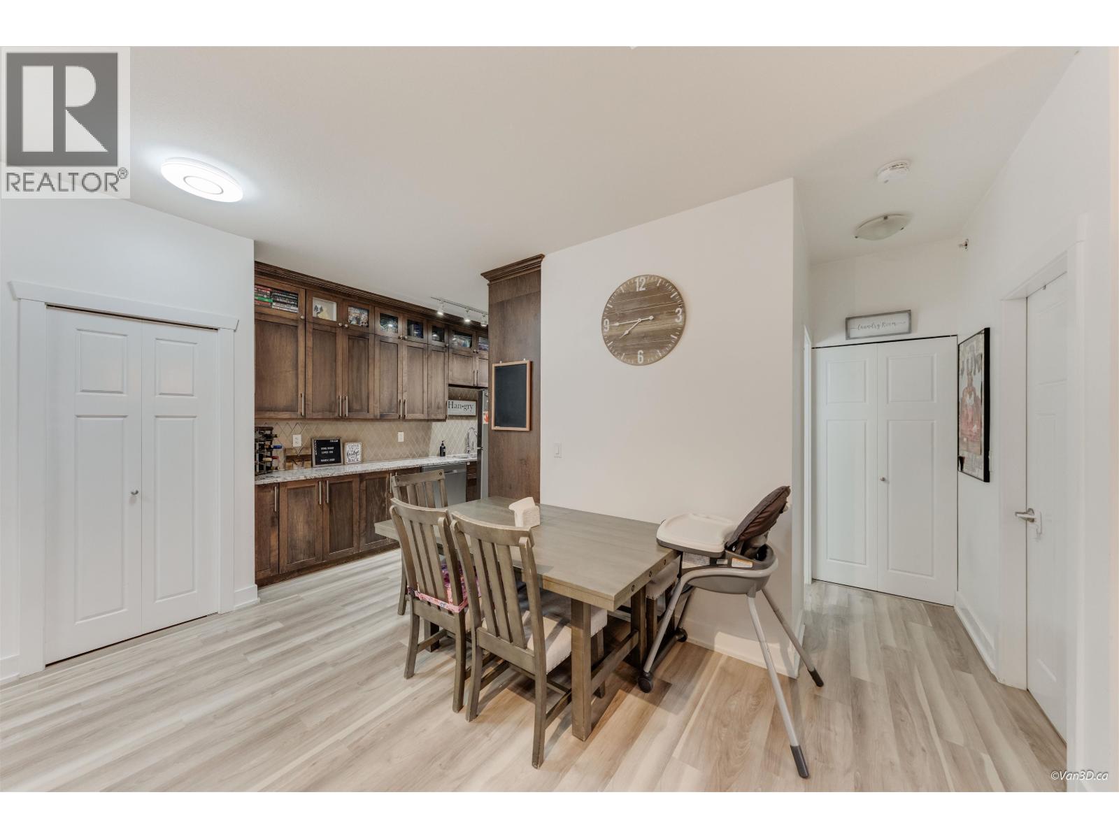 404 1988 SUFFOLK AVENUE, Port Coquitlam