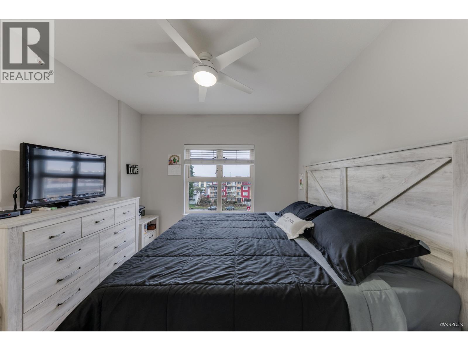 404 1988 SUFFOLK AVENUE, Port Coquitlam