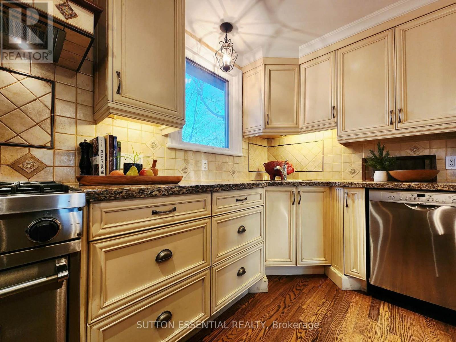 66 BUTTERFIELD PLACE — photo 20
