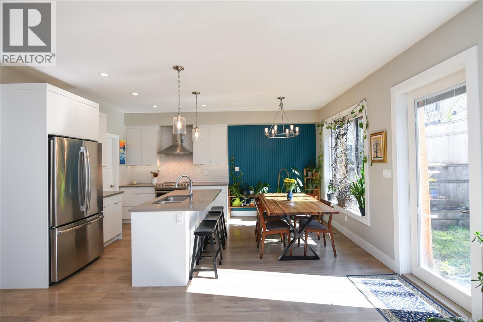 97 2607 Kendal Ave, Cumberland