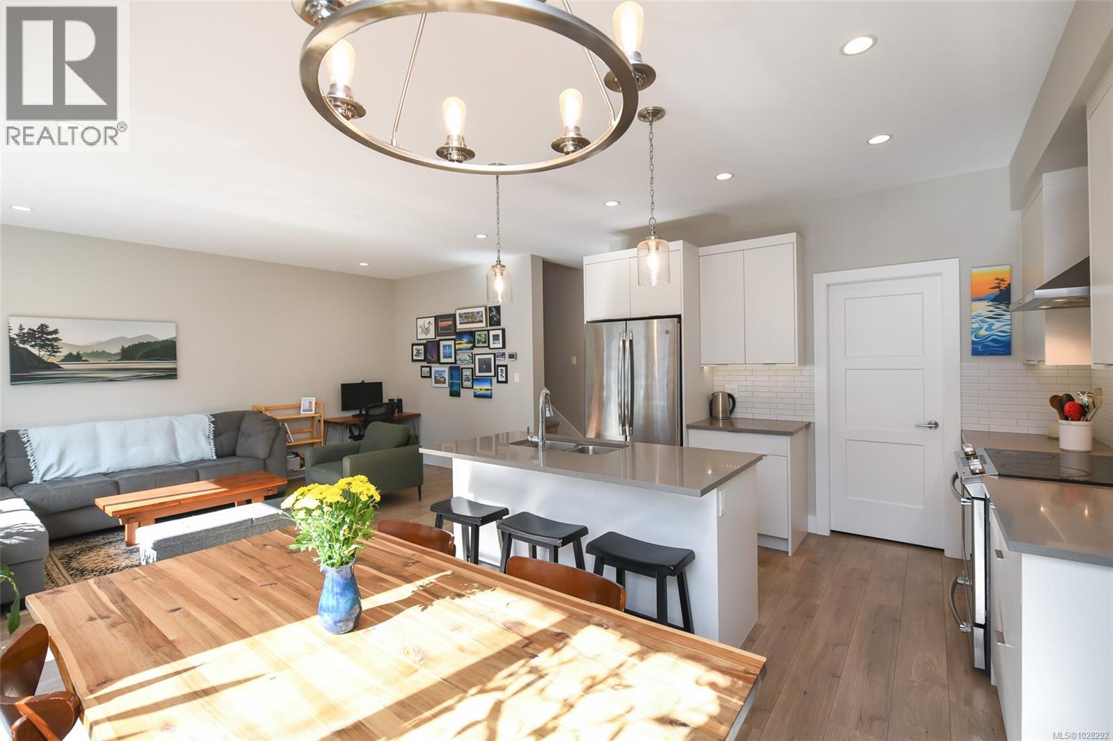 97 2607 Kendal Ave, Cumberland