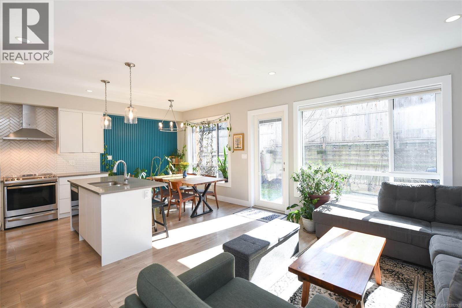 97 2607 Kendal Ave, Cumberland