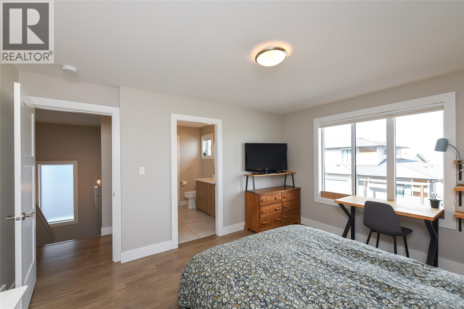 97 2607 Kendal Ave, Cumberland