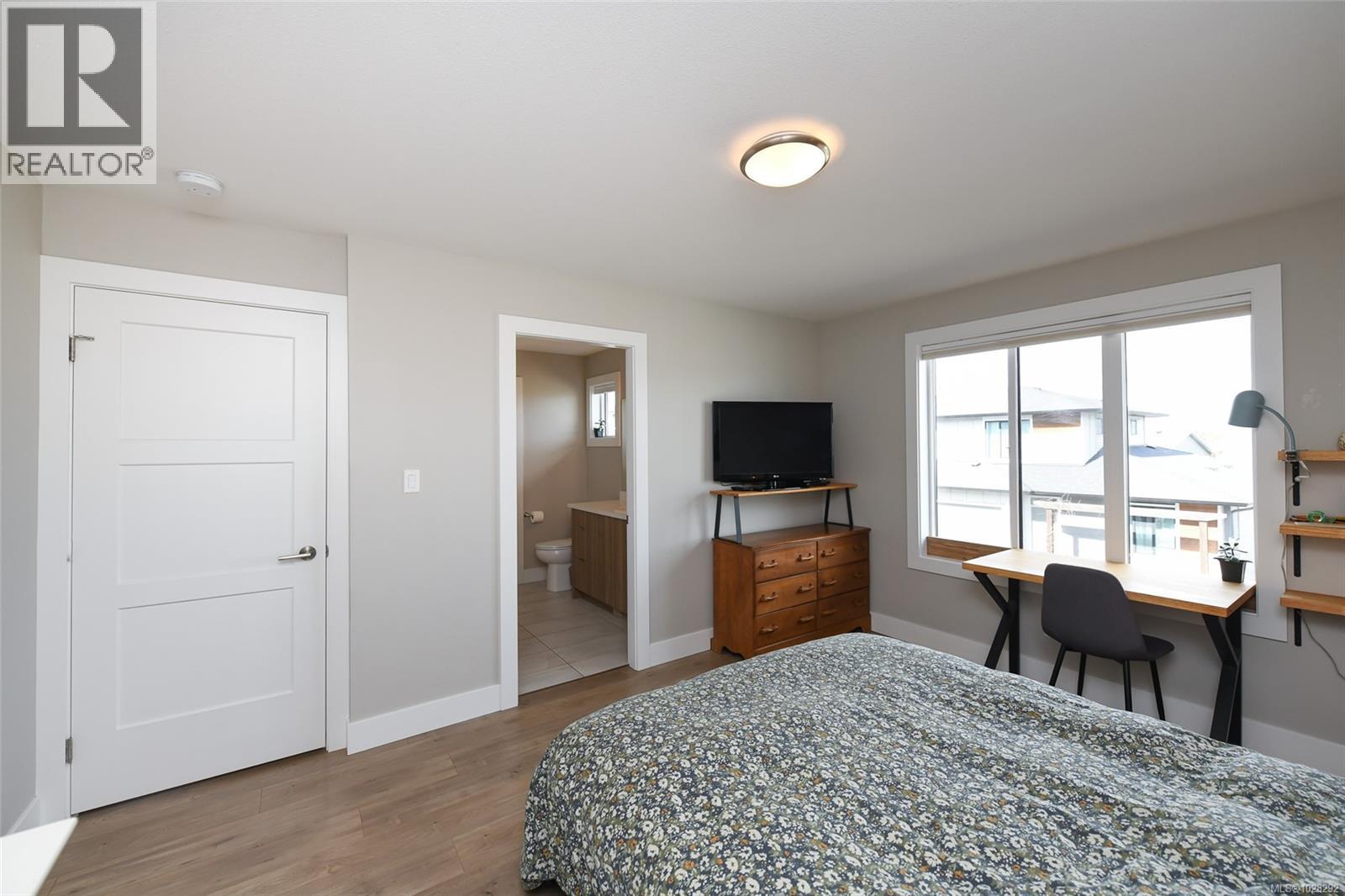 97 2607 Kendal Ave, Cumberland