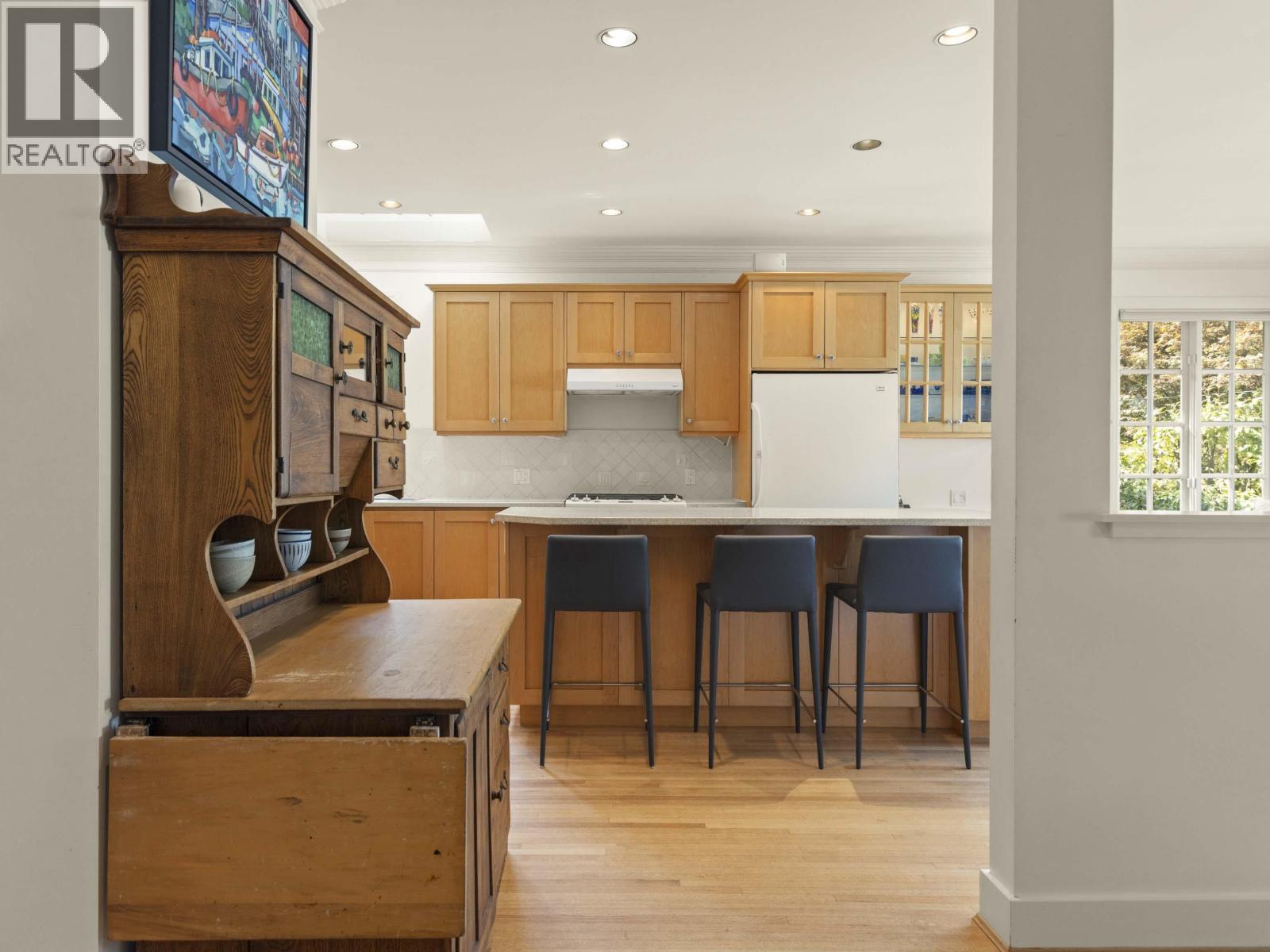 2527 W 37TH AVENUE, Vancouver