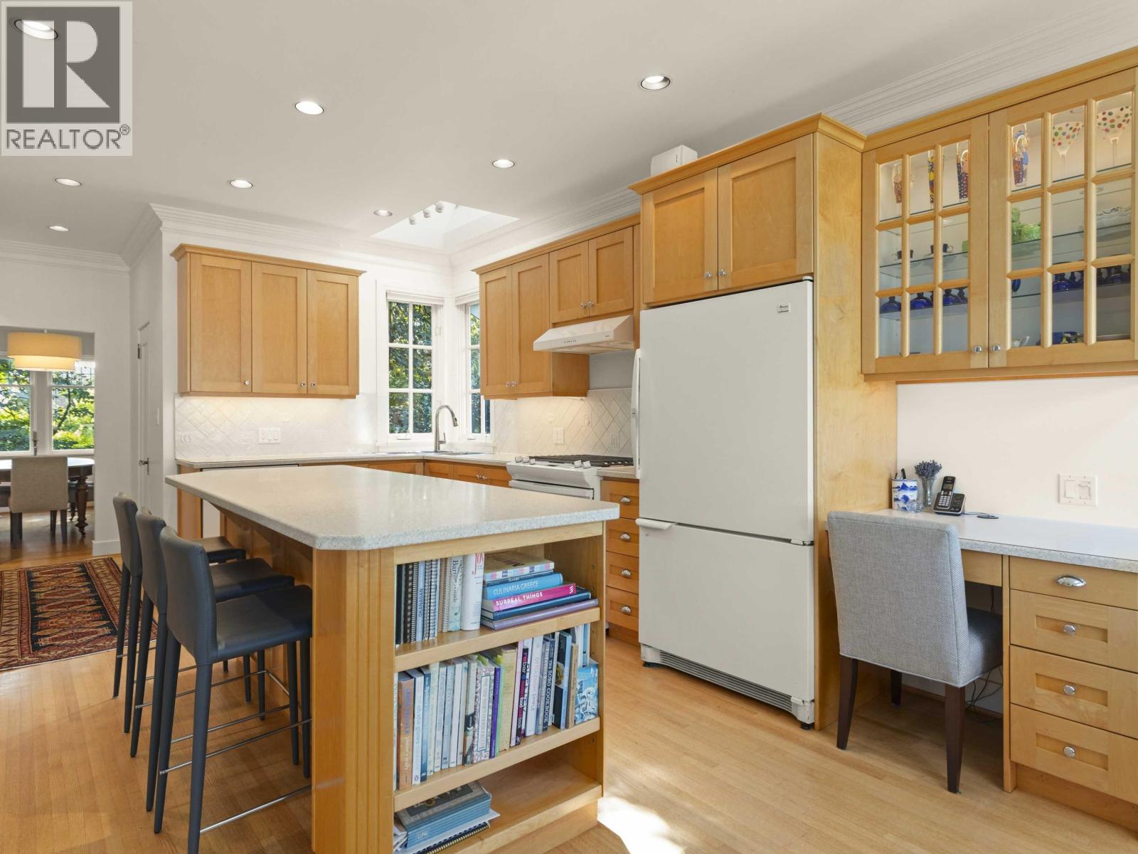 2527 W 37TH AVENUE, Vancouver