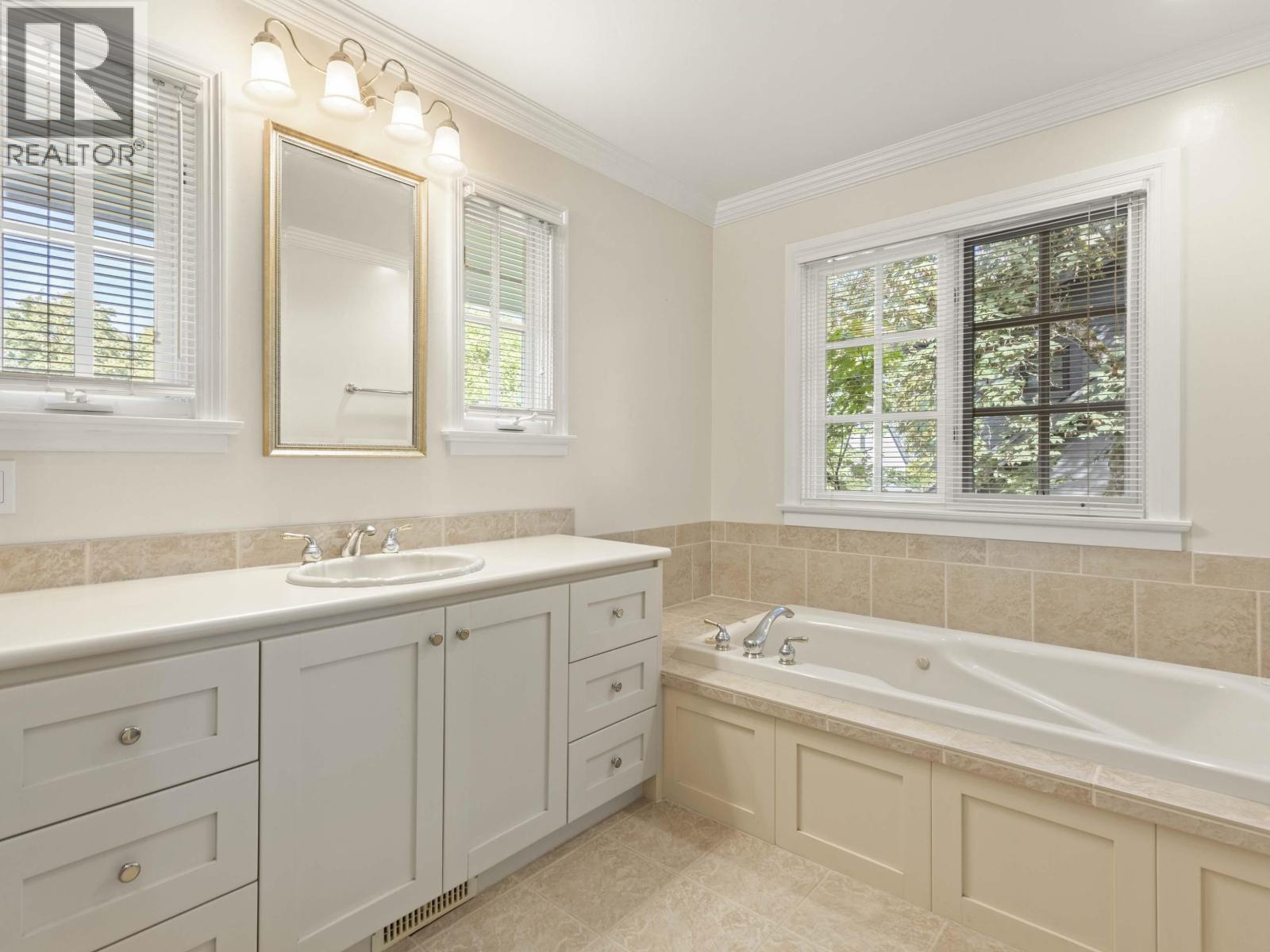 2527 W 37TH AVENUE, Vancouver