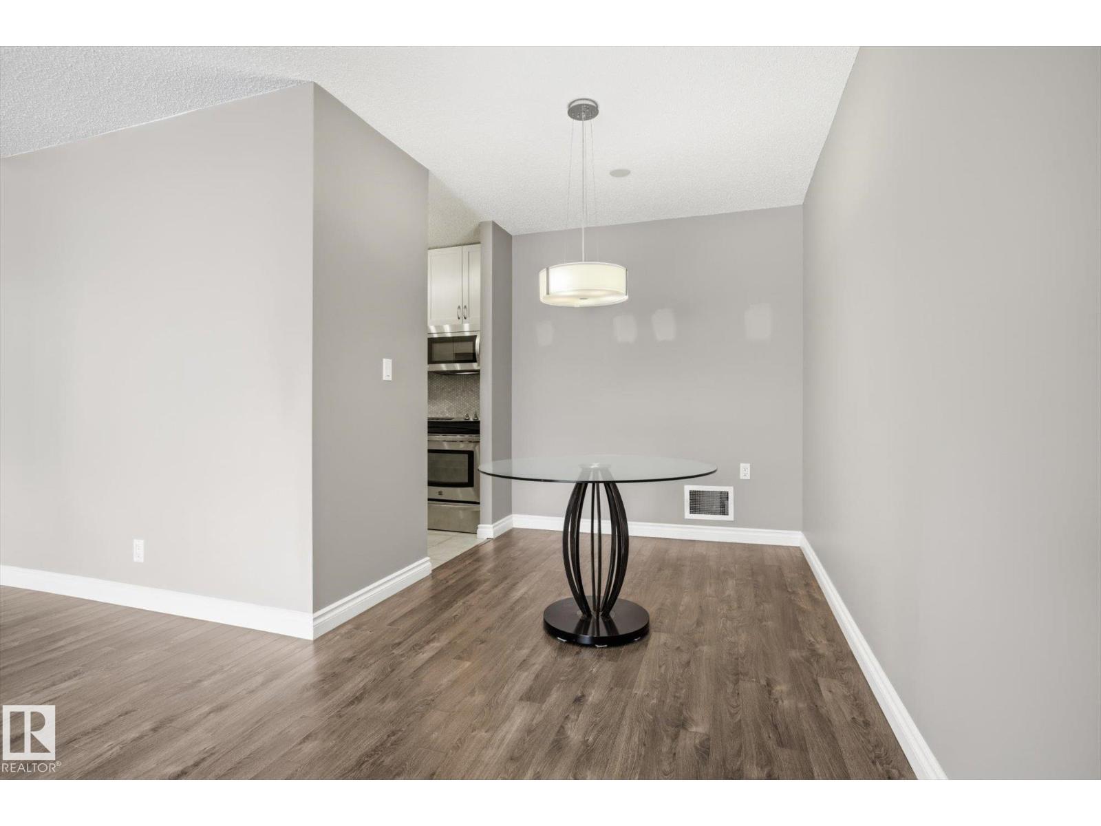 #203 11307 99 AV NW - 11