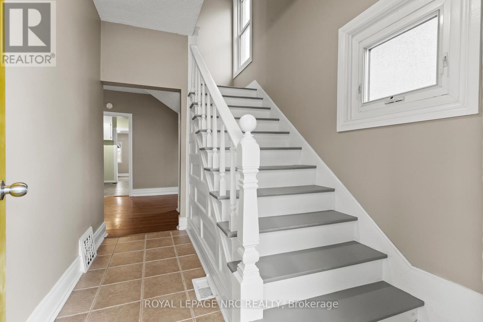 22 DENISTOUN STREET - 7