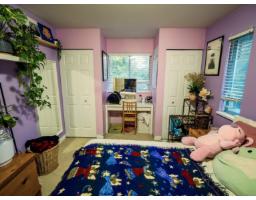 18961 60b Avenue, Surrey, BC V3S8A4 Photo 8