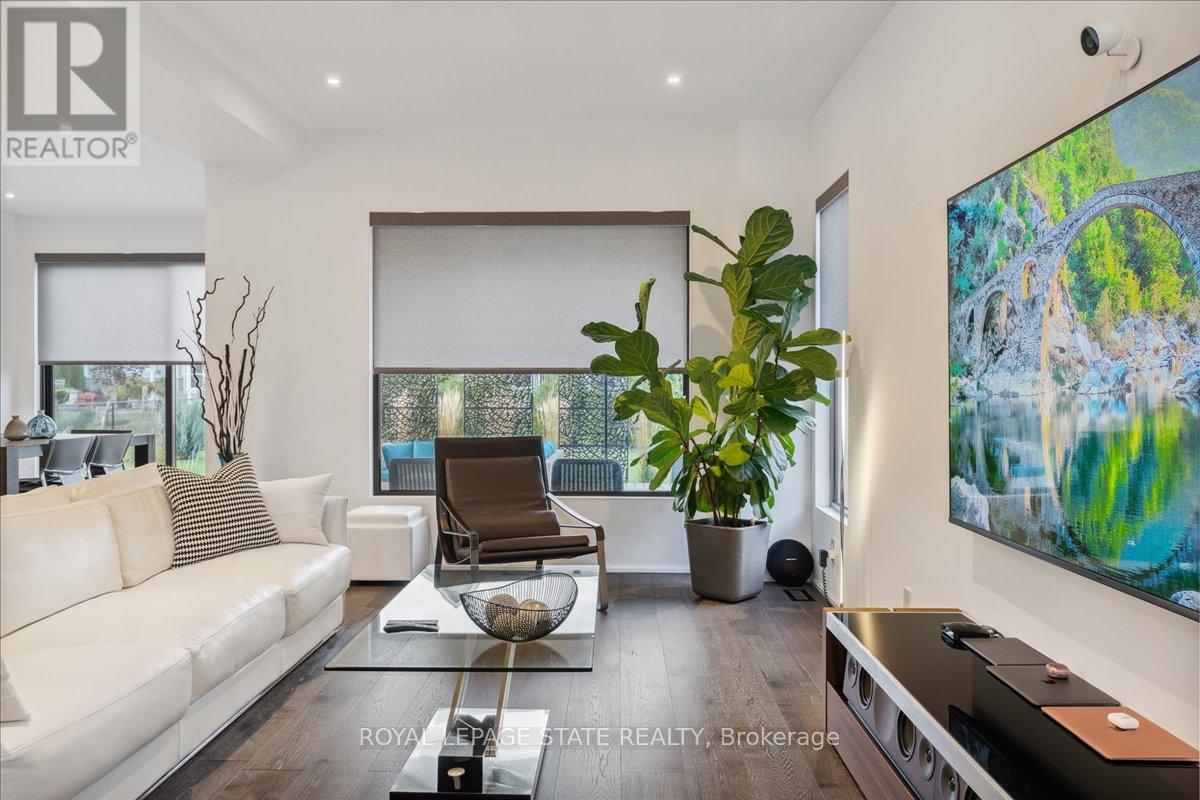 137 NEW LAKESHORE ROAD - 14