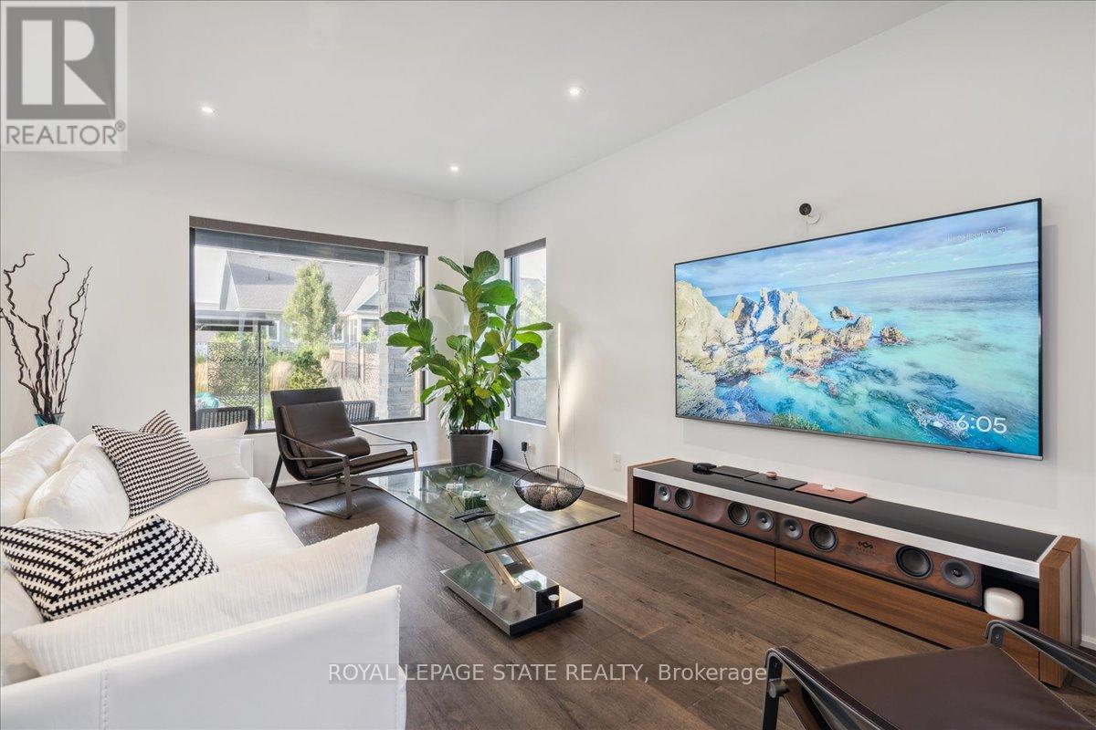 137 NEW LAKESHORE ROAD - 17