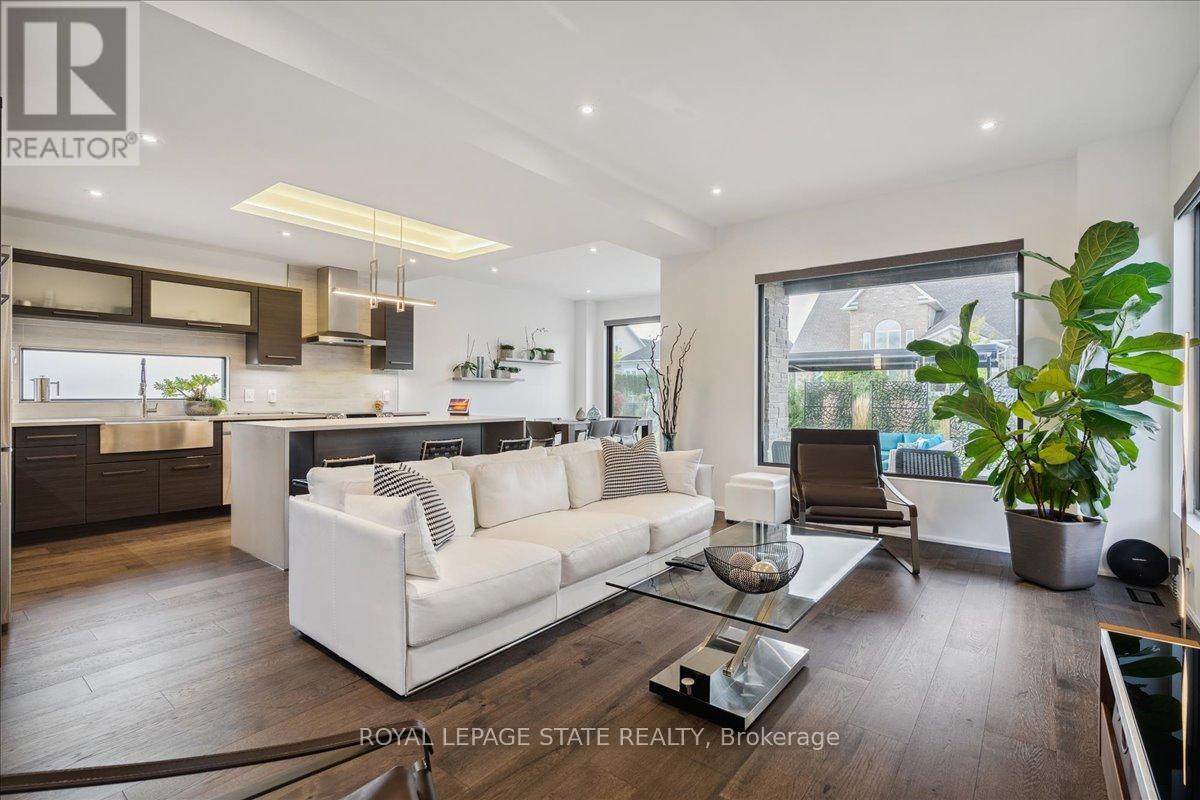 137 NEW LAKESHORE ROAD - 2