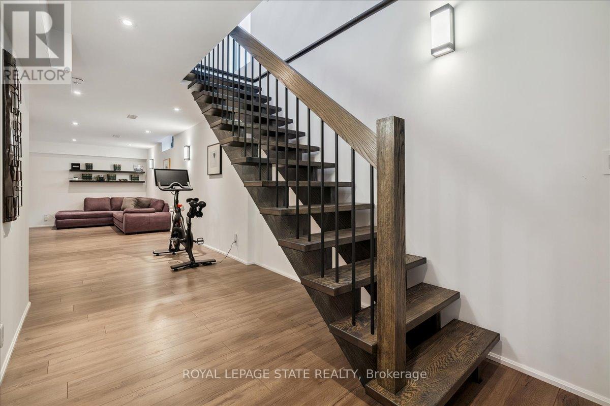 137 NEW LAKESHORE ROAD - 35