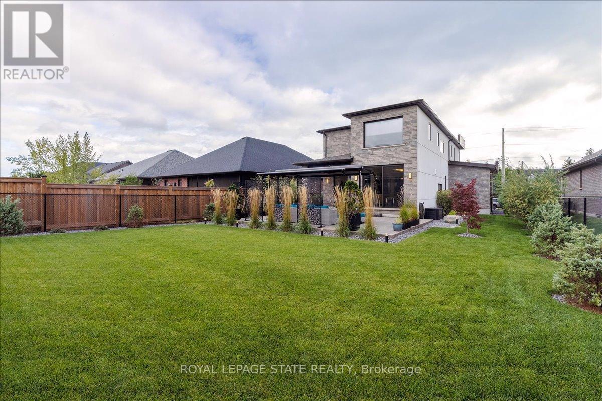 137 NEW LAKESHORE ROAD - 40