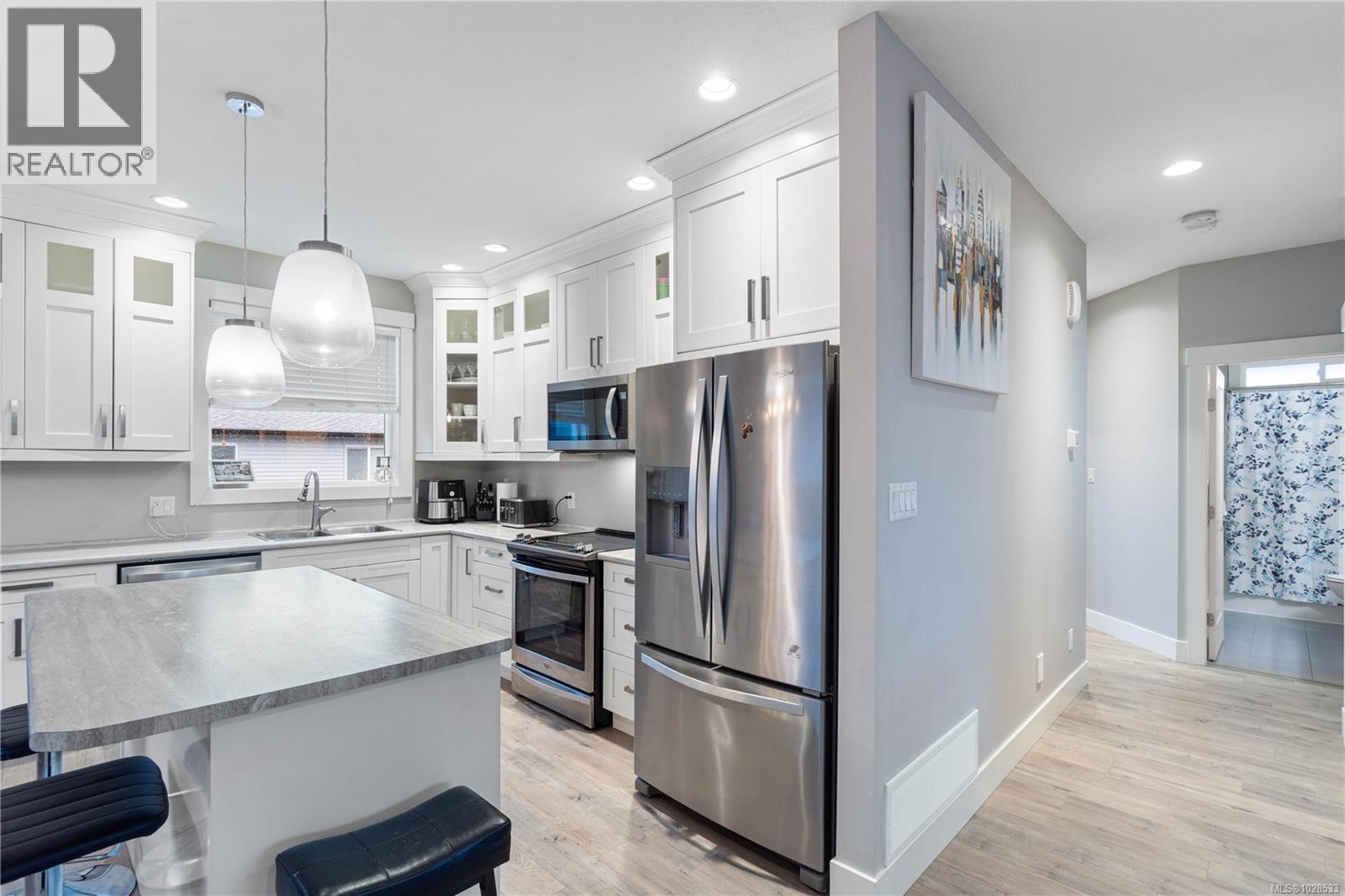 994 DOUGLAS AVE - 16